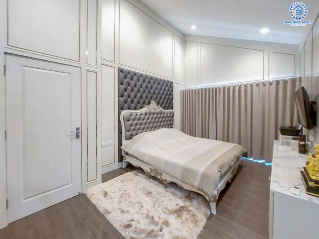 *****บ้านเดี่ยวมือสองย่านนนทบุรี ม.บางกอกบูเลอวาร์ด แจ้งวัฒนะ2  เนื้อที่กว้างถึง 67 ตร.ว. ฟังก์ชัน 4 ห้องนอน 4 ห้องน้ำ ที่จอดรถ 2 คัน บ้านหลังใหญ่ พื้นที่ใช้สอยกว้างขวาง ทำเลเดินทางสะดวก เชื่อมต่อถนนแจ้งวัฒนะ, ถนนสะพานนนทบุรี-บางบัวทอง, ถนนถนนทางหลวงชนบทนนทบุรี